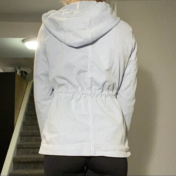 TOMMY HILFIGER Blue & White Striped Jacket - Picture 12 of 16